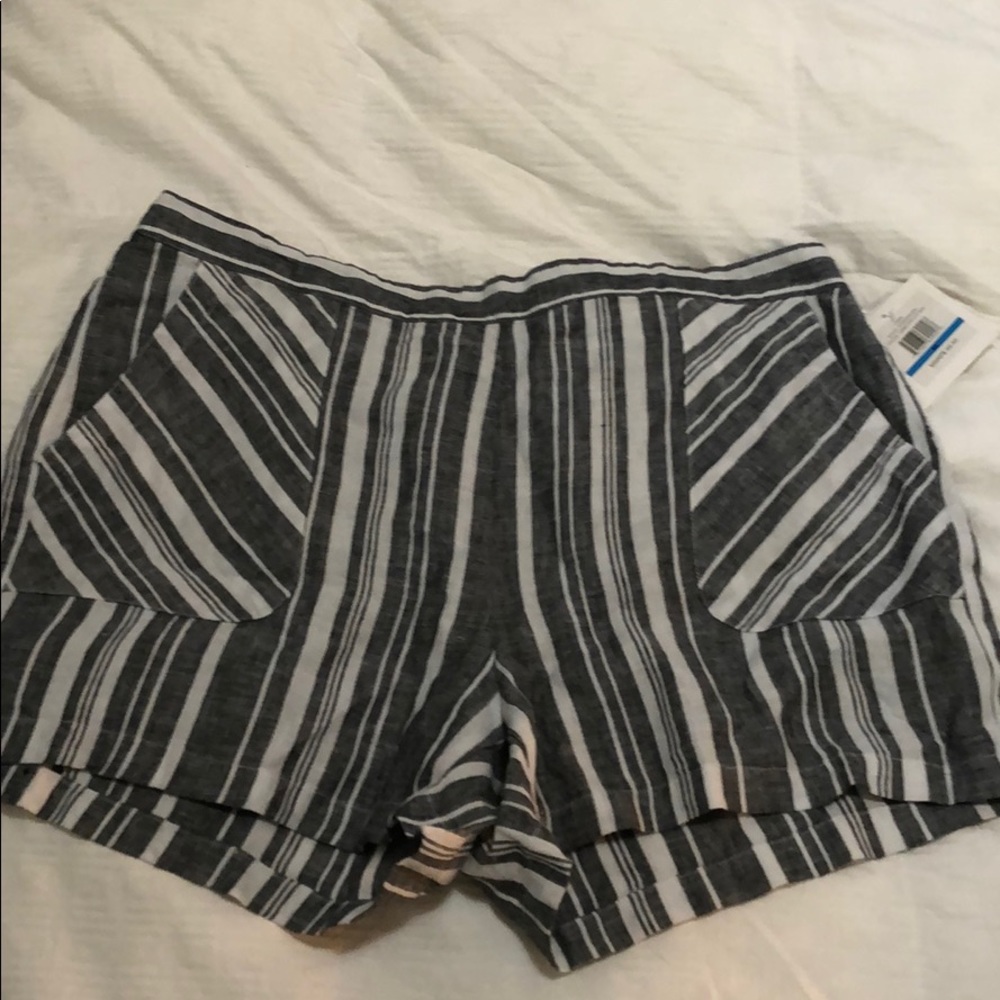 Brand New Ellen Tracey Striped Shorts 💕